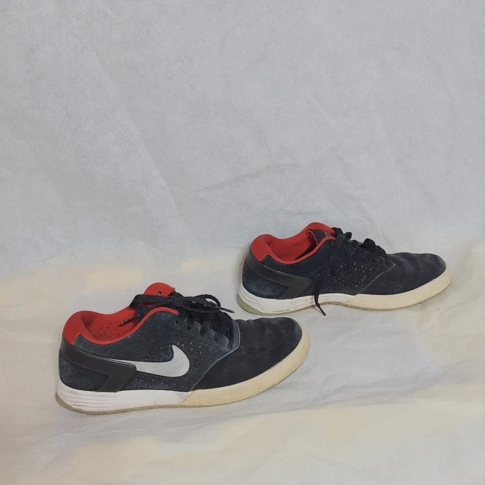 Nike Sz 8 Paul Rodriguez Men's Black and Red Skateboard Sneakers